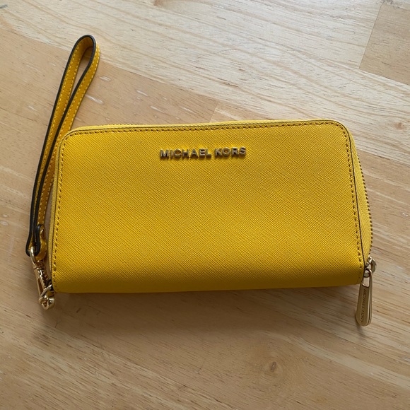 Michael Kors Jet Set Flat Multifunction Phone Case Leather Wristlet - Marigold - Picture 4 of 5